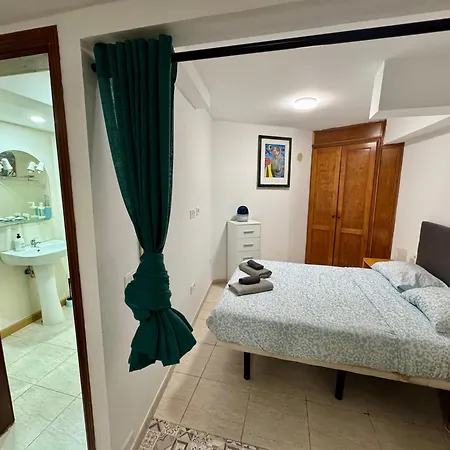 Апартаменти Sunny Poolside In Americas