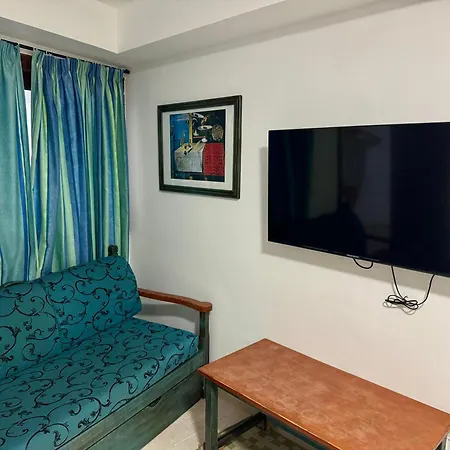 Sunny Poolside In Americas Апартаменти *