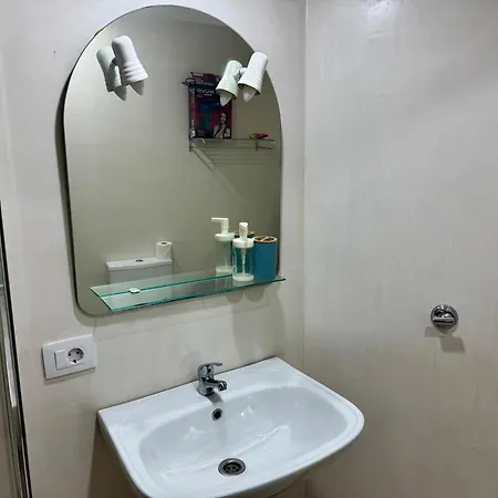 Sunny Poolside In Americas Апартаменти *