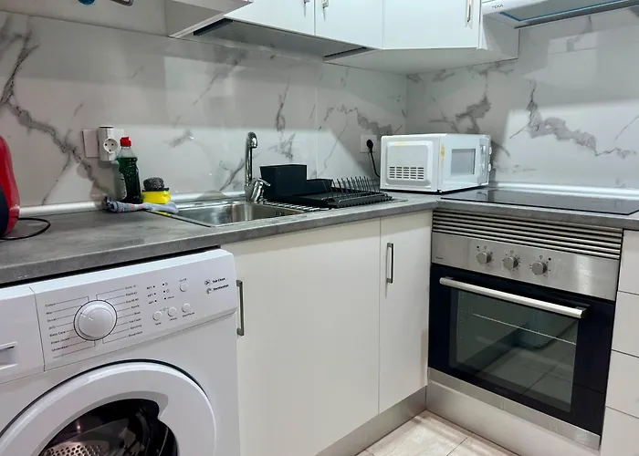 Sunny Poolside In Americas Апартаменти *