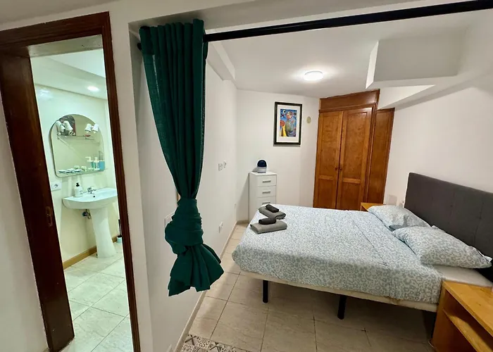 شقة Sunny Poolside In Americas