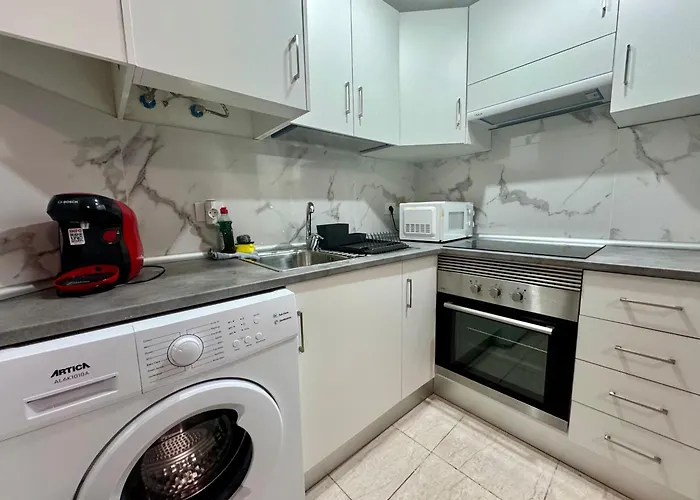 شقة Sunny Poolside In Americas