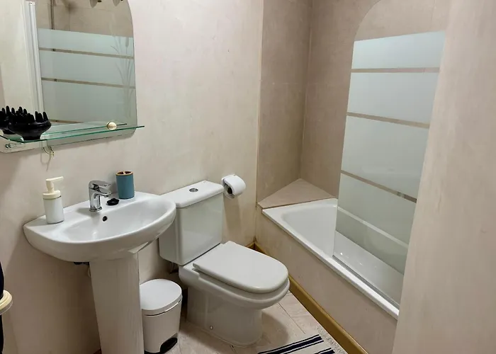 Sunny Poolside In Americas شقة *